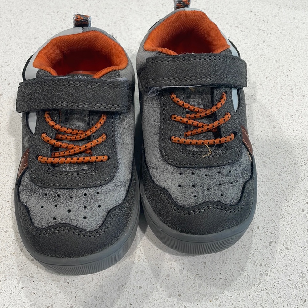 Oshkosh sneakers